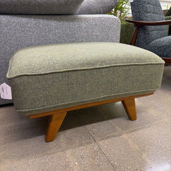 Ottomans & Benches