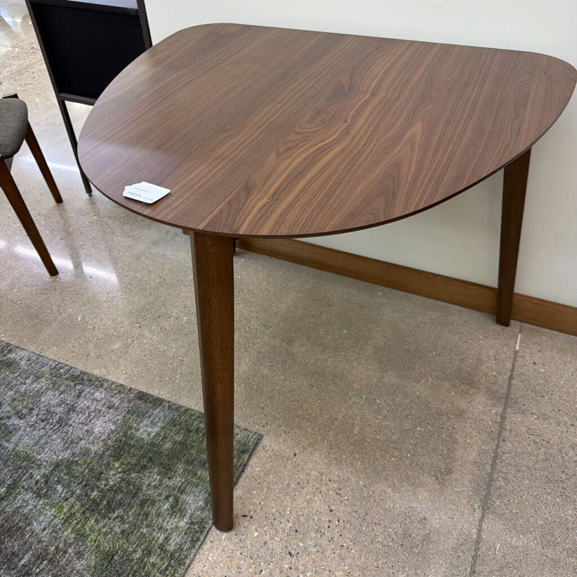 Hoya Corner Table
