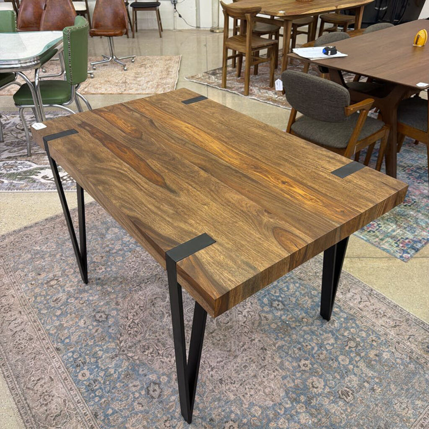 HAMLYN DINING TABLE