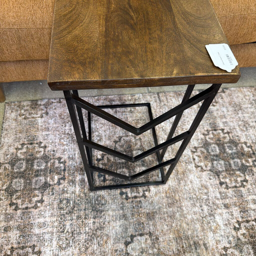 Chevron Base C Table