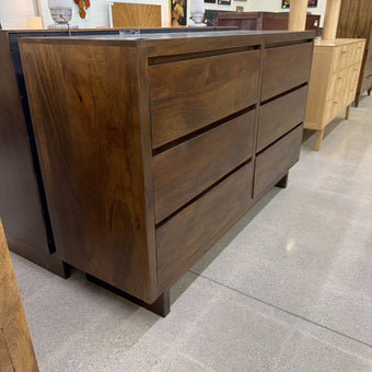 Hunny Dresser