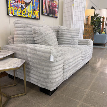 Big Chill II Gray Mondo Loveseat