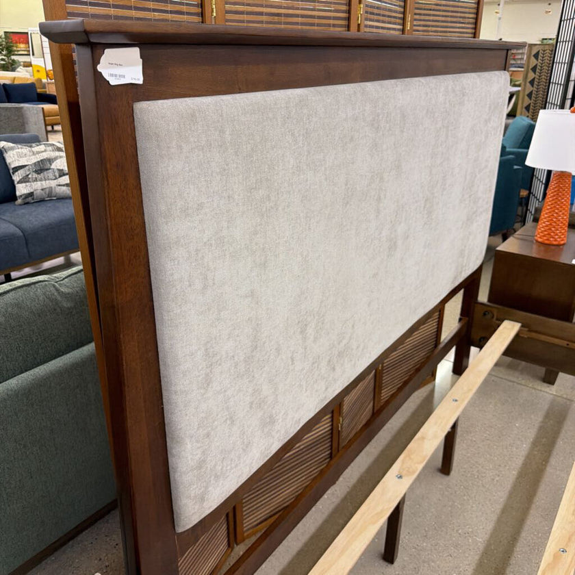 Hojen King Bed