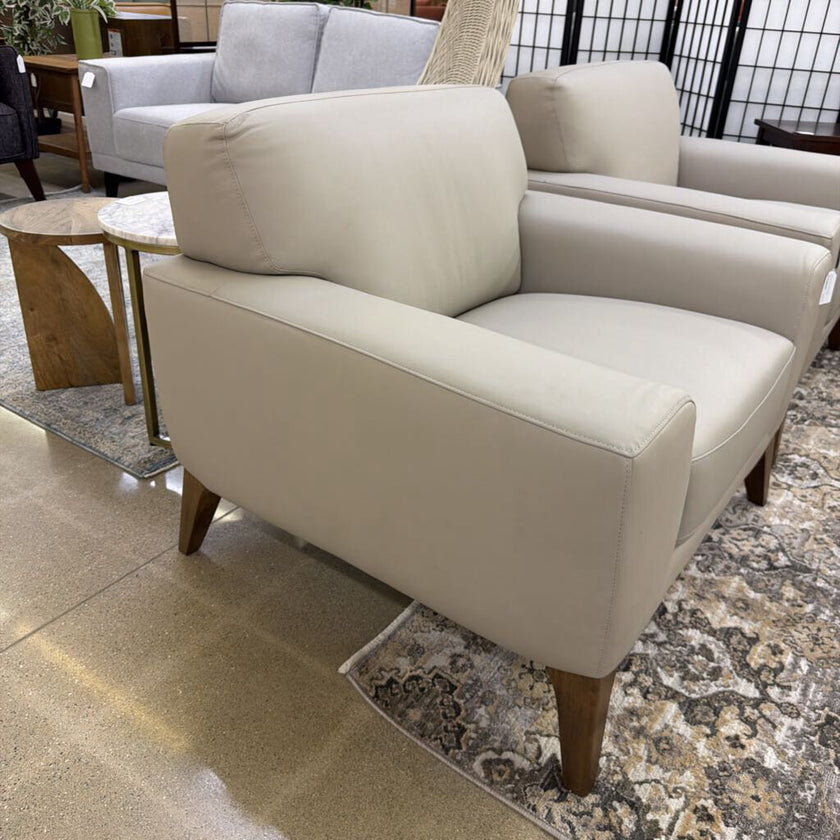 Mod Cream Leather Chair